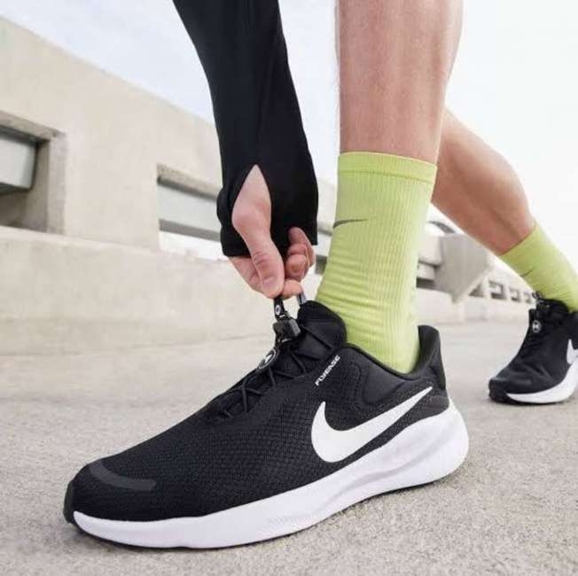 Tênis Nike Revolution 7 Easyon Feminino Tênis Nike Revolution 7 Easyon Feminino