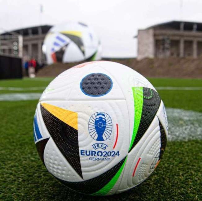 Bola Uefa Eurocopa 2024 Training Futebol Campo adidas Bola Uefa Eurocopa 2024 Training Futebol Campo adidas