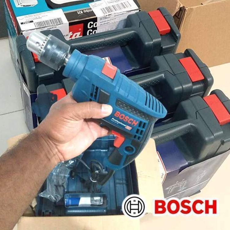 Furadeira de Impacto Bosch GSB 13 RE-M - 750W 220V, em maleta Furadeira de Impacto Bosch GSB 13 RE-M - 750W 220V, em maleta