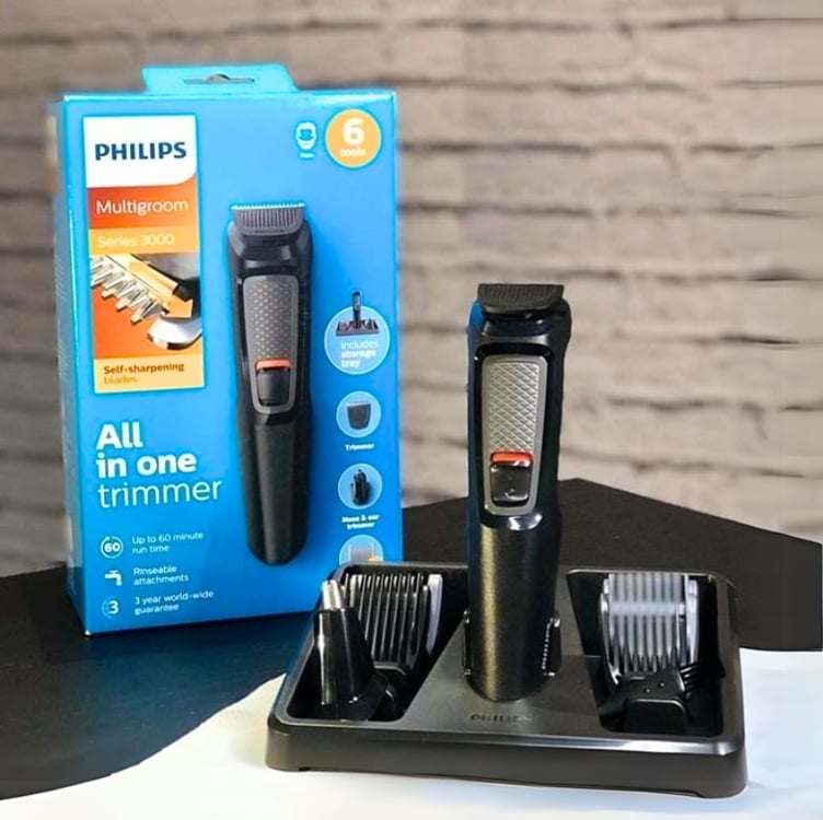 Aparador de Pelos Philips MG3711/15 Multigroom Bivolt Aparador de Pelos Philips MG3711/15 Multigroom Bivolt