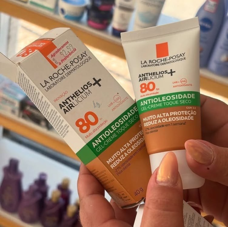 La Roche-Posay, Anthelios Airlicium, Protetor Solar Facial Antioleosidade, Controle e Redução da Oleosidade, FPS80, Textura Gel Creme, Toque Seco, 40g La Roche-Posay, Anthelios Airlicium, Protetor Solar Facial Antioleosidade, Controle e Redução da Oleosidade, FPS80, Textura Gel Creme, Toque Seco, 40g