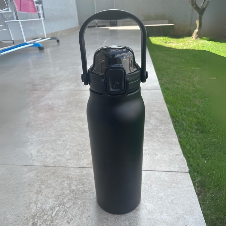 Garrafa De Água Portatil Inox Térmica Squeeze Com Camada Dupla Litrão Com Alça e Bico 1,5L Para Academia Esporte Quente Frio UTIMAIS+(Preto) Garrafa De Água Portatil Inox Térmica Squeeze Com Camada Dupla Litrão Com Alça e Bico 1,5L Para Academia Esporte Quente Frio UTIMAIS+(Preto)