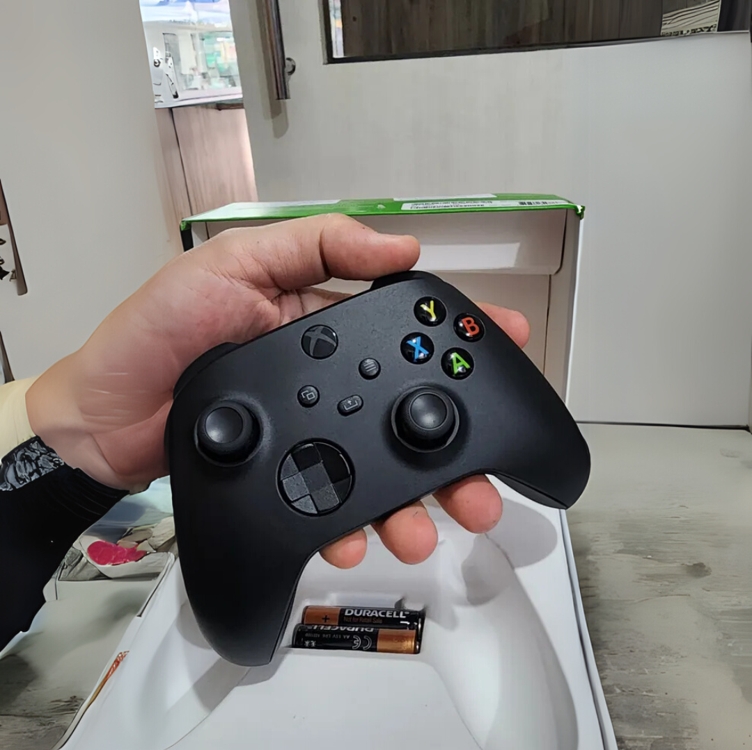 Controle Sem Fio Xbox Wireless Preto Cor Carbon black Controle Sem Fio Xbox Wireless Preto Cor Carbon black