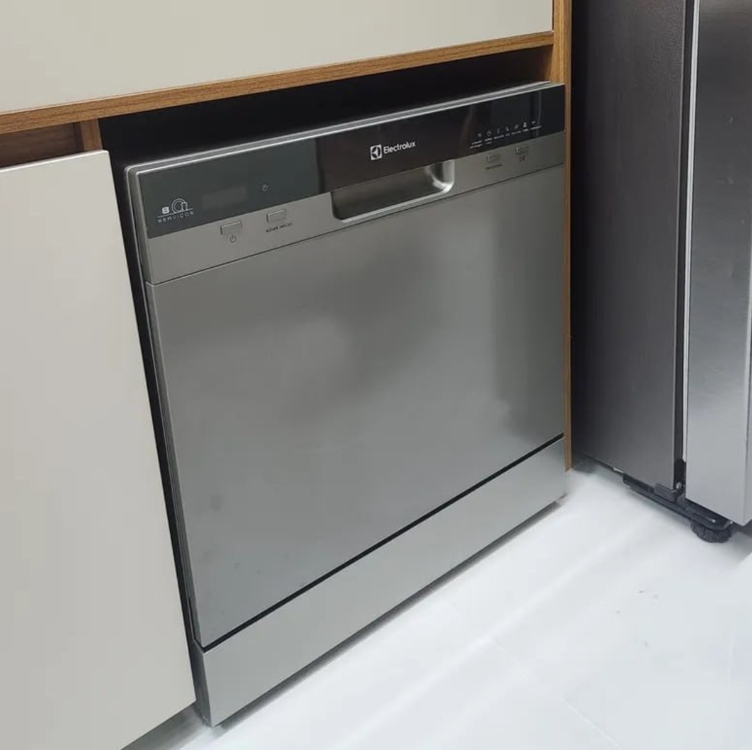 Lava-louças Electrolux 8 Serviços Inox (ll08s) Cor Prateado 110v Lava-louças Electrolux 8 Serviços Inox (ll08s) Cor Prateado 110v