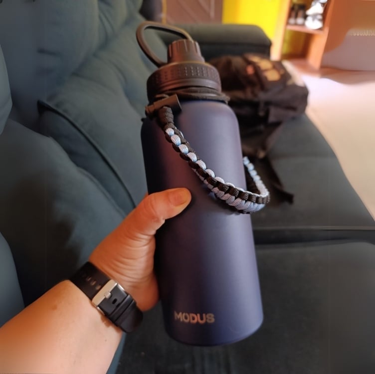 Modus Garrafa Térmica Aço Inox 1000ml Com Alça Paracord Modus Garrafa Térmica Aço Inox 1000ml Com Alça Paracord
