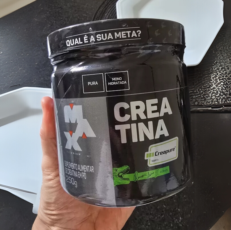 Creatina Pura Selo Creapure 250g Linha Ramon Dino Edição Limitada Sem Sabor - Max Titanium Creatina Pura Selo Creapure 250g Linha Ramon Dino Edição Limitada Sem Sabor - Max Titanium