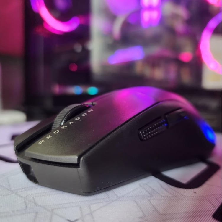 Mouse Gamer Redragon K1ng 1K Preto PAW3327 Cabo USB Tipo-C Removível 12400 DPI M724 Mouse Gamer Redragon K1ng 1K Preto PAW3327 Cabo USB Tipo-C Removível 12400 DPI M724
