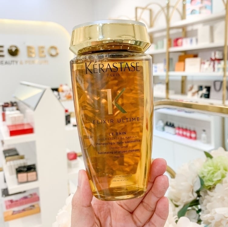 Kérastase Shampoo Elixir Ultime Le Bain, Todos Os Tipos De Cabelos, Nutrição, Brilho, Mix De 4 Óleos Preciosos, 250 Ml Kérastase Shampoo Elixir Ultime Le Bain, Todos Os Tipos De Cabelos, Nutrição, Brilho, Mix De 4 Óleos Preciosos, 250 Ml