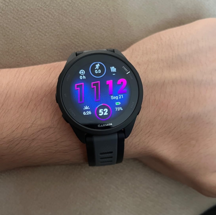 Monitor Cardíaco de Pulso com GPS Garmin Forerunner 165 Preto e Cinza Ardosia WW Monitor Cardíaco de Pulso com GPS Garmin Forerunner 165 Preto e Cinza Ardosia WW