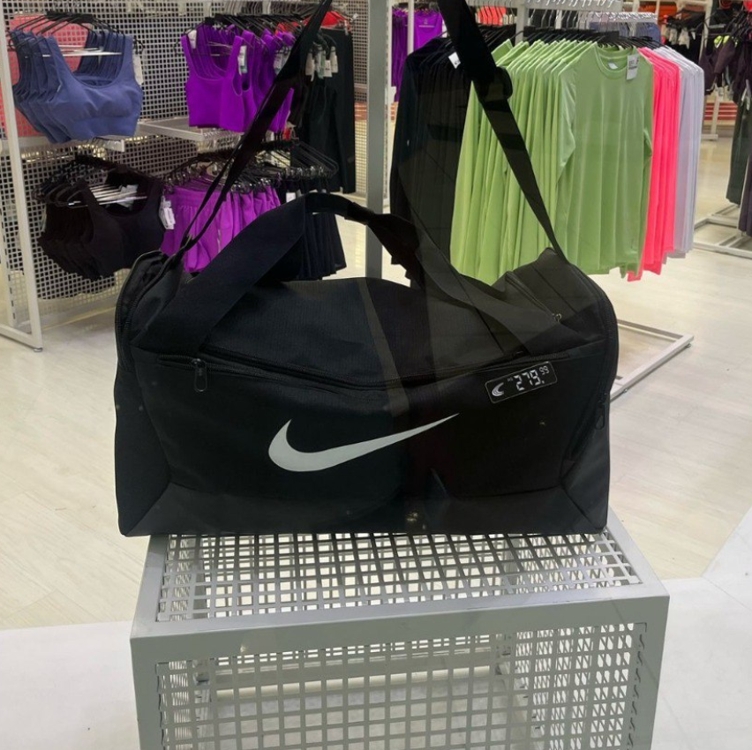 Mala Nike Brasilia S Duff 9.5 - 41 Litros Mala Nike Brasilia S Duff 9.5 - 41 Litros