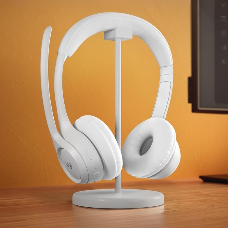 Headset Sem Fio Logitech Zone 300 Com Microfone Flip-to-Mute com Cancelamento de Ruído, Conexão Bluetooth, Bateria Recarregável via USB-C e Almofadas Confortáveis - Branco Headset Sem Fio Logitech Zone 300 Com Microfone Flip-to-Mute com Cancelamento de Ruído, Conexão Bluetooth, Bateria Recarregável via USB-C e Almofadas Confortáveis - Branco