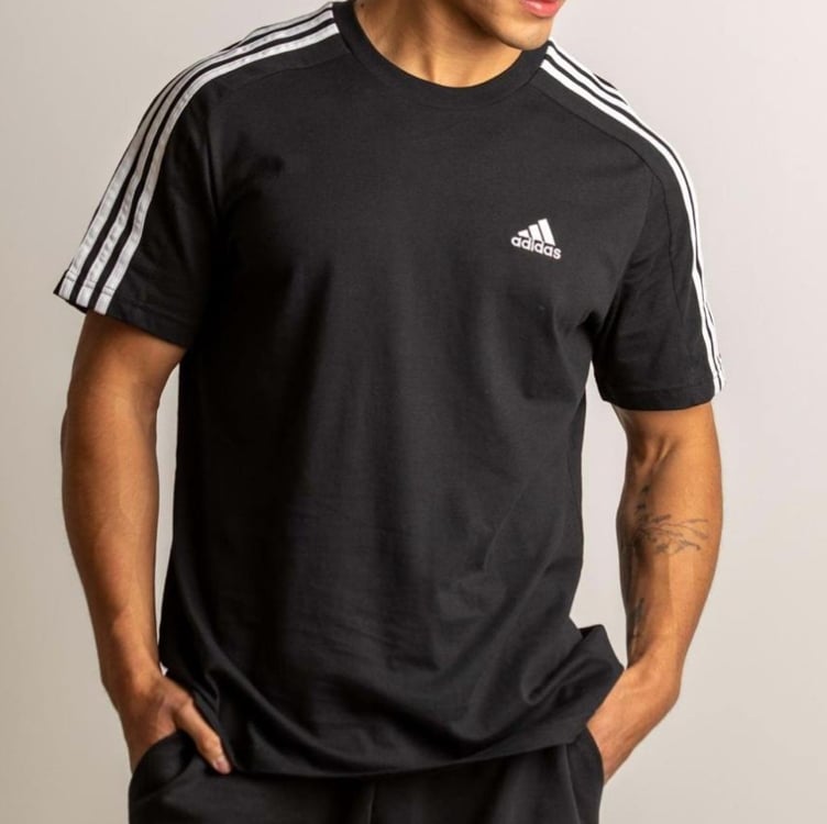 Camiseta Adidas Essentials 3 Stripes Masculina - Preto+Branco Camiseta Adidas Essentials 3 Stripes Masculina - Preto+Branco