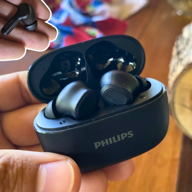 Fone De Ouvido Sem Fio Tws Philips TAT1109BK/00 Na Cor Preto, Com Bluetooth, Microfone, Tecnologia Ipx4 Fone De Ouvido Sem Fio Tws Philips TAT1109BK/00 Na Cor Preto, Com Bluetooth, Microfone, Tecnologia Ipx4