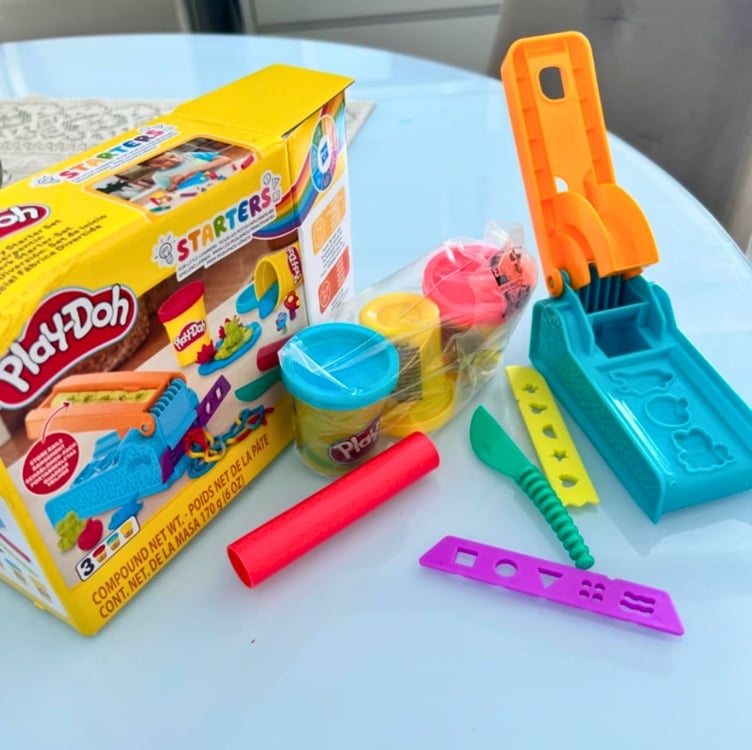 Play-Doh Massa de Modelar - Starters Kit inicial Fábrica Divertida - kit com 3 potes de massinha de modelar e acessórios, para crianças acima de 3 anos Play-Doh Massa de Modelar - Starters Kit inicial Fábrica Divertida - kit com 3 potes de massinha de modelar e acessórios, para crianças acima de 3 anos