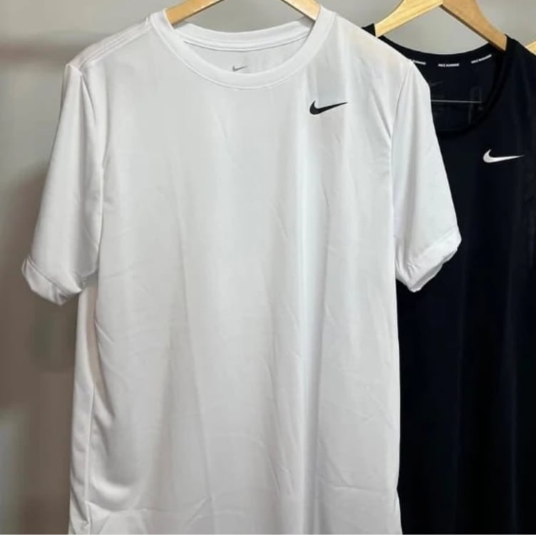 Camiseta Nike Dri-FIT Legend Reset Masculina - Branco Camiseta Nike Dri-FIT Legend Reset Masculina - Branco