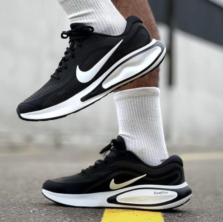 Tênis Nike Journey Run Masculino - Preto Tênis Nike Journey Run Masculino - Preto