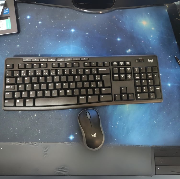 Combo Teclado e Mouse sem Fio Logitech Mk270 Layout Abnt2 Combo Teclado e Mouse sem Fio Logitech Mk270 Layout Abnt2