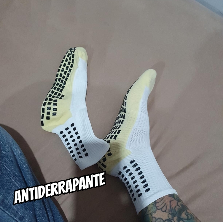 Meia de Futebol Antiderrapante Pro Soccer Esportiva Academia Corrida Basquete Voleibol Corrida Trekking Caminhada (Preta) Federal's Store Meia de Futebol Antiderrapante Pro Soccer Esportiva Academia Corrida Basquete Voleibol Corrida Trekking Caminhada (Preta) Federal's Store