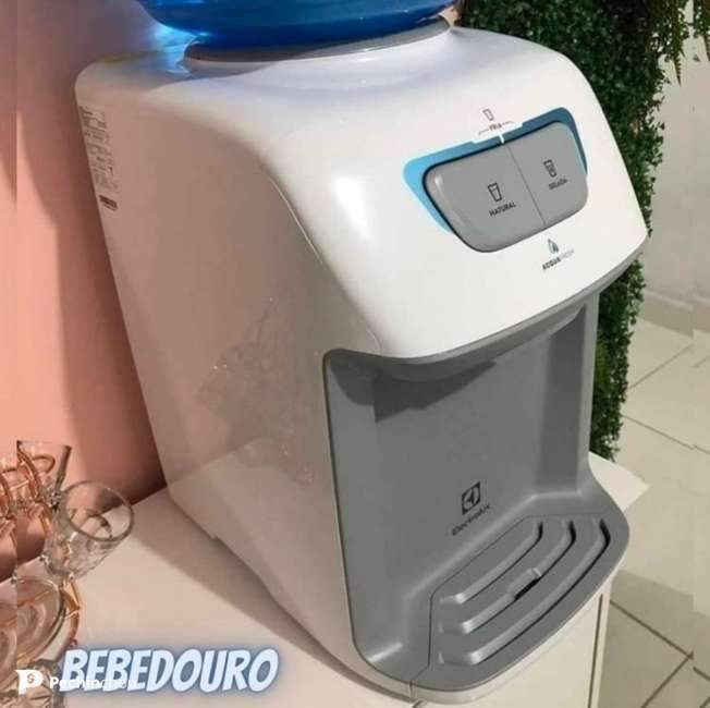 Bebedouro de Água Electrolux Branco com Refrigeração Eletrônica (BE11B) Bebedouro de Água Electrolux Branco com Refrigeração Eletrônica (BE11B)