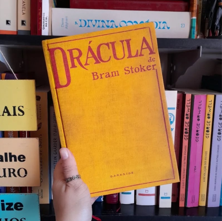 Livro - Drácula - First Edition Capa dura – 24 outubro 2018 Livro - Drácula - First Edition Capa dura – 24 outubro 2018