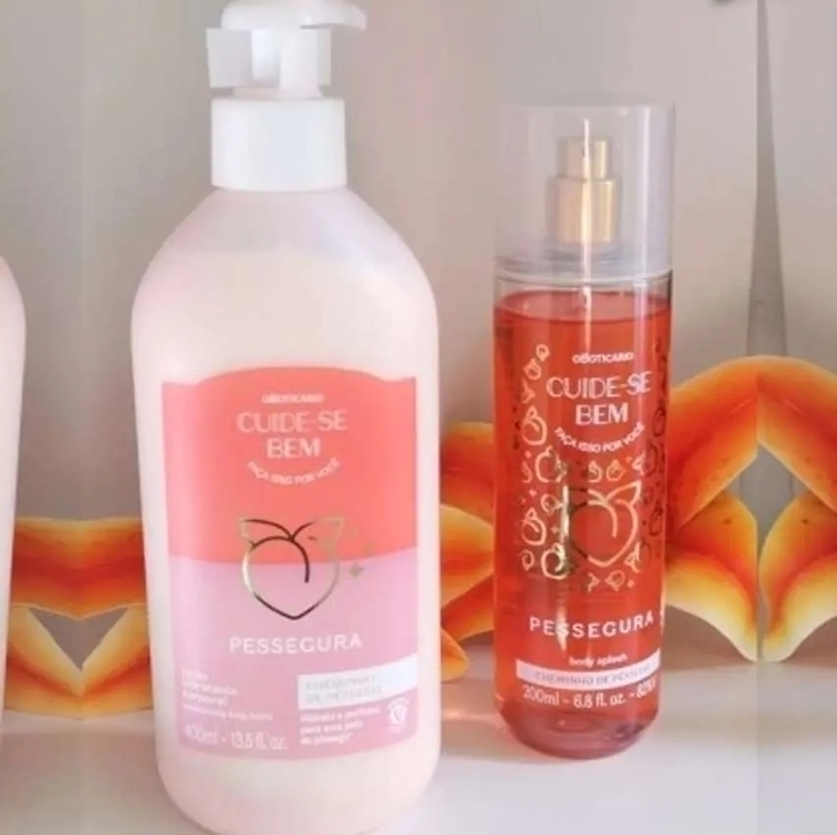 Kit Cuide-se Bem Pessegura: Body Splash 200ml + Loção 400ml Kit Cuide-se Bem Pessegura: Body Splash 200ml + Loção 400ml