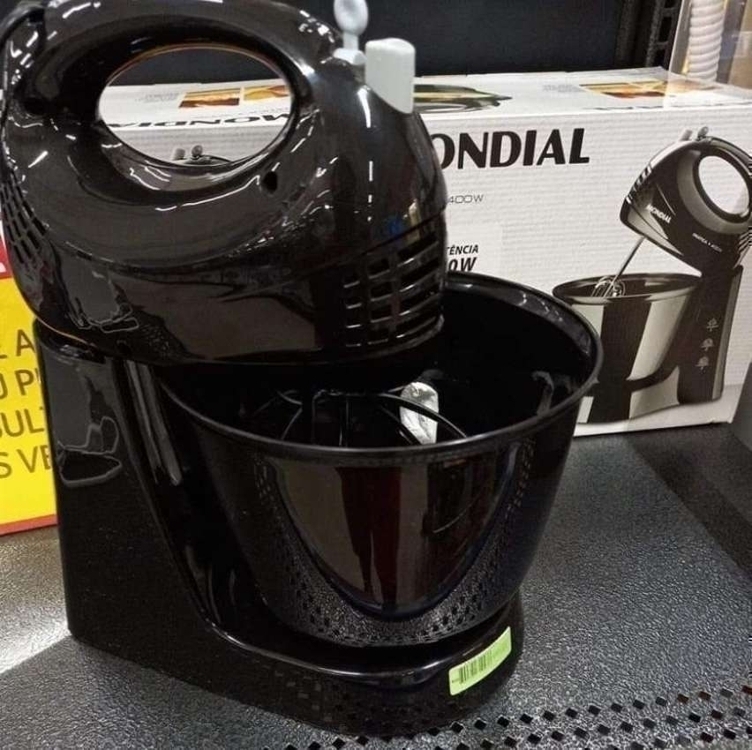 Batedeira Mondial Preta 400W Prática B-44-B - 3 Velocidades Batedeira Mondial Preta 400W Prática B-44-B - 3 Velocidades