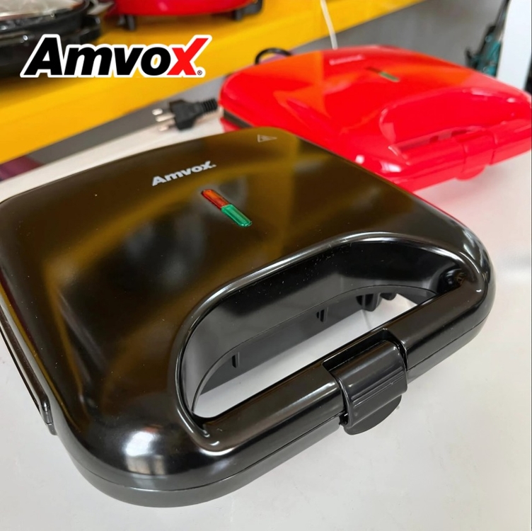 Sanduicheira Amvox AMS 370 Preta 750W - Antiaderente Sanduicheira Amvox AMS 370 Preta 750W - Antiaderente