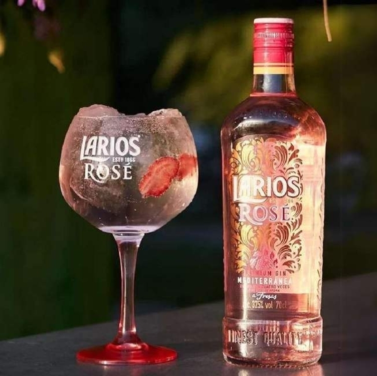 Larios Gin Espanhol Rosé 700ml Larios Gin Espanhol Rosé 700ml