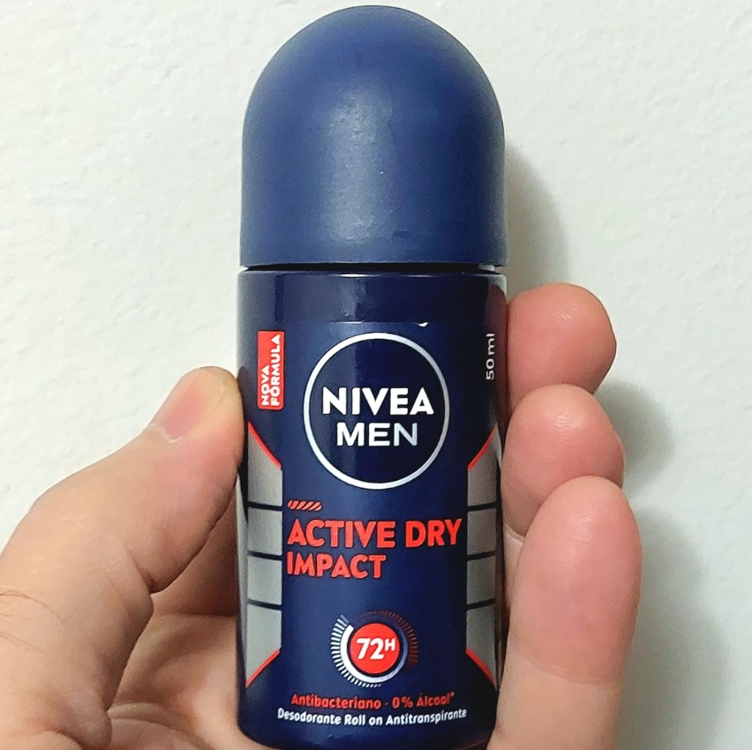 NIVEA MEN Desodorante Antitranspirante Roll On Dry Impact 50ml - Proteção prolongada de 72h, dupla proteção antitranspirante, proteção extra seca, sem alumínio, corantes e conservantes NIVEA MEN Desodorante Antitranspirante Roll On Dry Impact 50ml - Proteção prolongada de 72h, dupla proteção antitranspirante, proteção extra seca, sem alumínio, corantes e conservantes