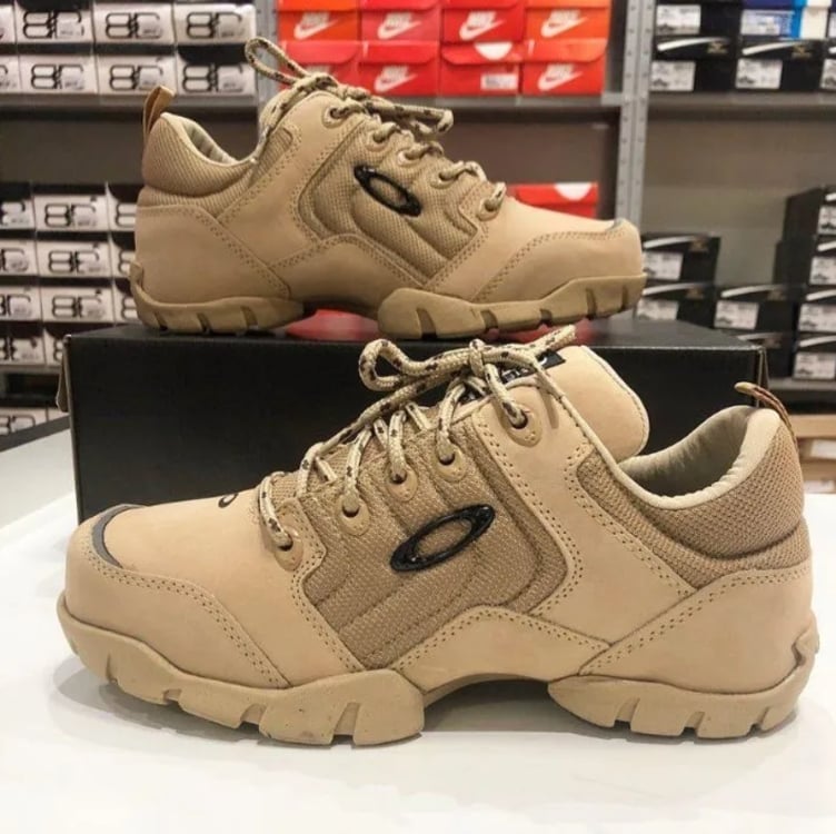 Tenis Masculino Oakley Refletivo Botinha Low Half Track Tenis Masculino Oakley Refletivo Botinha Low Half Track