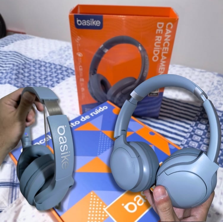 Basike Fone de Ouvido Bluetooth, ANC Cancelamento de Ruído Ativo Headphone Bluetooth 5.3+EDR, Som Surround 3D, Headset com Microfone, Certificação Hi-Pure Audio, 30 horas reprodução, Y6 (Azul) Basike Fone de Ouvido Bluetooth, ANC Cancelamento de Ruído Ativo Headphone Bluetooth 5.3+EDR, Som Surround 3D, Headset com Microfone, Certificação Hi-Pure Audio, 30 horas reprodução, Y6 (Azul)