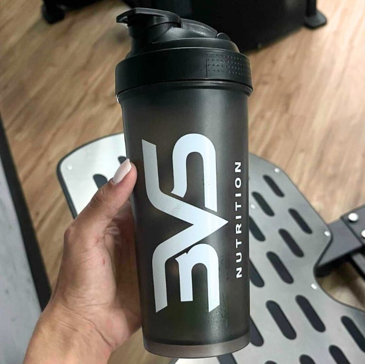Coqueteleira / Shaker Preta - Academia 600ml - 3vs Nutrition Coqueteleira / Shaker Preta - Academia 600ml - 3vs Nutrition