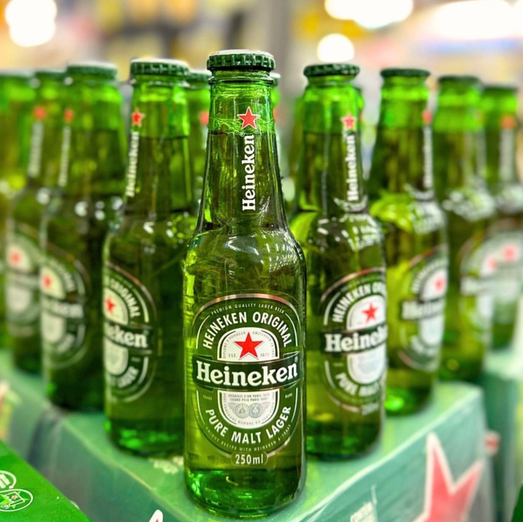 Heineken Cerveja Pilsen, Long Neck 250ml, Pack 12 Unidades Heineken Cerveja Pilsen, Long Neck 250ml, Pack 12 Unidades