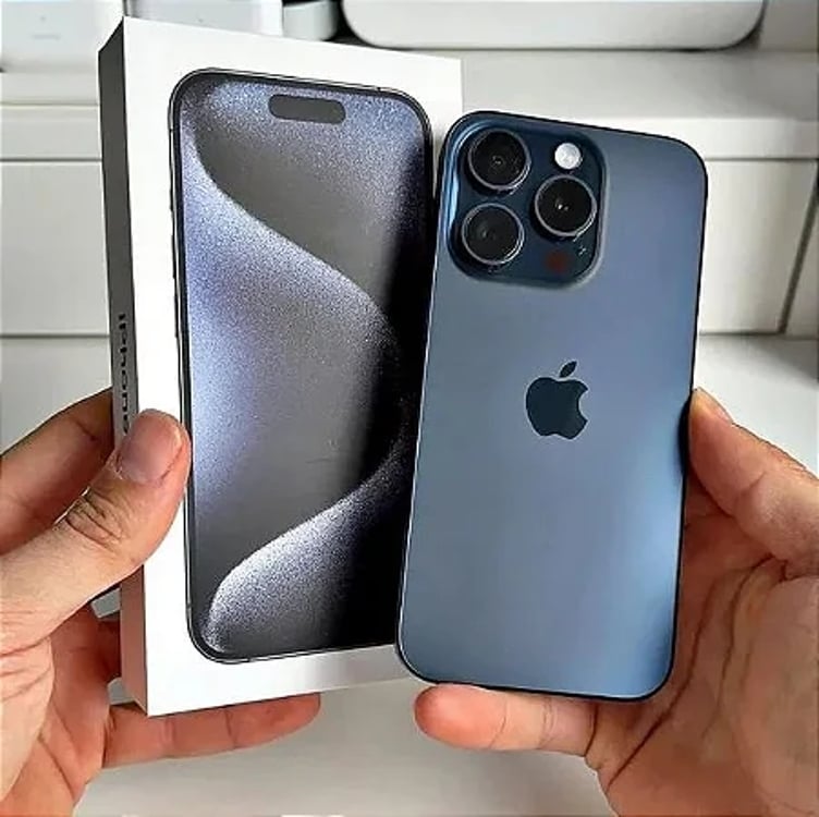 Apple iPhone 15 Pro Max 512GB - Titânio Natural Apple iPhone 15 Pro Max 512GB - Titânio Natural