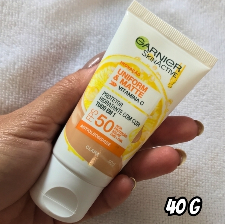 Garnier Protetor Solar Hidratante Efeito Matte FPS50 Uniform & Matte, Antioleosidade com Vitamina C, 40g, Cor Média Garnier Protetor Solar Hidratante Efeito Matte FPS50 Uniform & Matte, Antioleosidade com Vitamina C, 40g, Cor Média