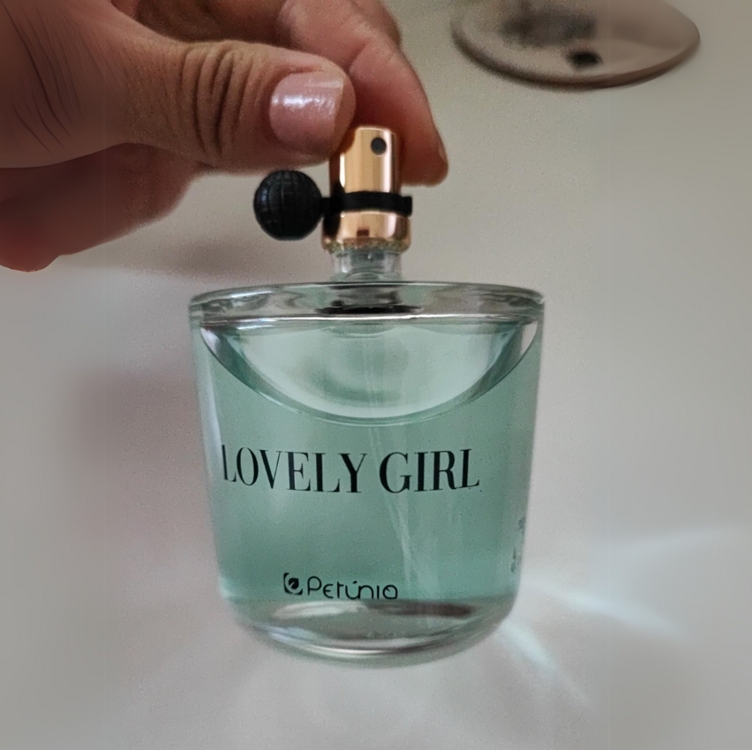 Petunia Perfume Feminino Eau De Toilette Lovely Girl 100Ml Petunia Perfume Feminino Eau De Toilette Lovely Girl 100Ml