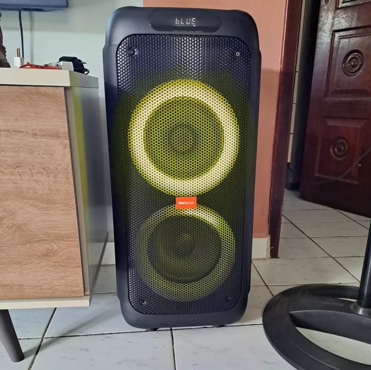 Caixa de Som Aiwa AWS-PB-01 Linha Party, Portátil, Preta, Bivolt, com Bluetooth e LED Caixa de Som Aiwa AWS-PB-01 Linha Party, Portátil, Preta, Bivolt, com Bluetooth e LED