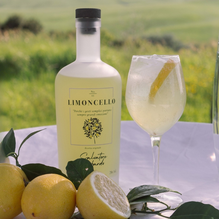 Salvatore Longobardo Limoncello Sabor Limão Siciliano 700 Ml Salvatore Longobardo Limoncello Sabor Limão Siciliano 700 Ml