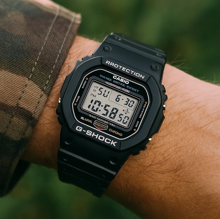 Relógio Masculino Casio G-shock Dw-5600ue Fundo Positivo Digital Prova D´agua 200 Metros Cor Preto Relógio Masculino Casio G-shock Dw-5600ue Fundo Positivo Digital Prova D´agua 200 Metros Cor Preto