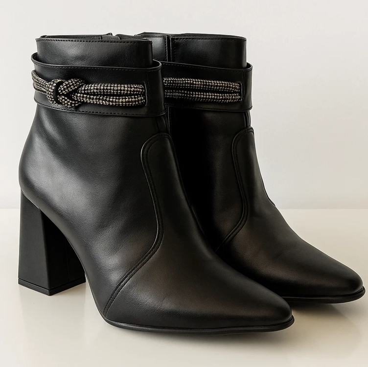 Bota Lumiss Feminina Strass Bico Fino Cano Curto Salto Alto Bota Lumiss Feminina Strass Bico Fino Cano Curto Salto Alto