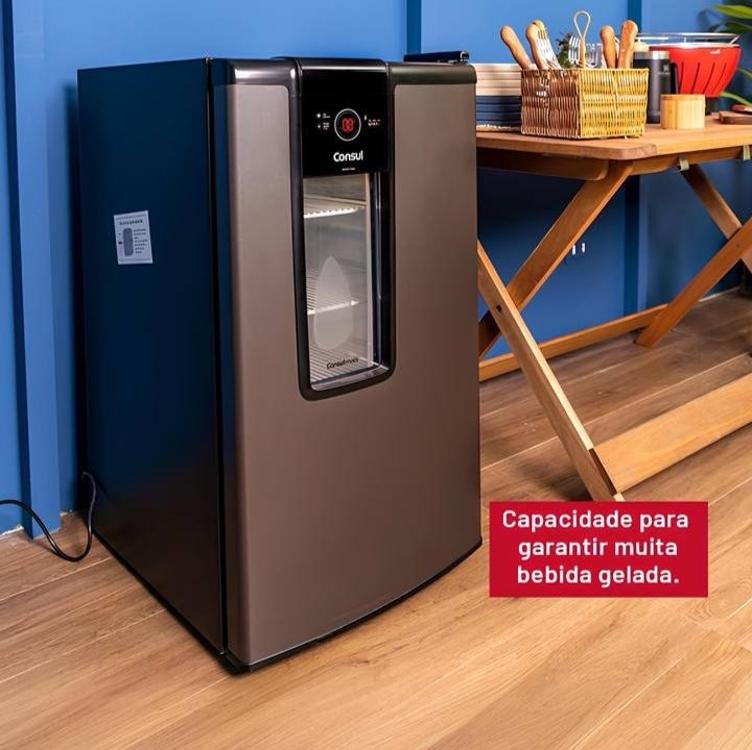 Cervejeira Consul CZD12AT com Display na Porta e Controle de Temperatura Titanium - 82L Cervejeira Consul CZD12AT com Display na Porta e Controle de Temperatura Titanium - 82L