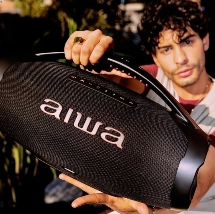 Caixa de Som Boombox Plus AIWA BBS-01-B 200W Bluetooth 30H IP66 USB Preto Caixa de Som Boombox Plus AIWA BBS-01-B 200W Bluetooth 30H IP66 USB Preto
