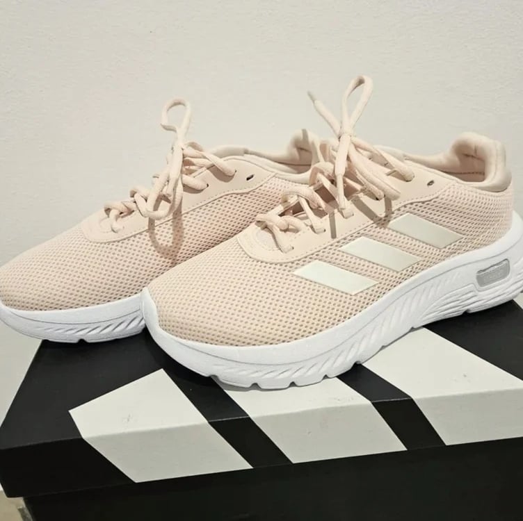 Tênis Cloudfoam Comfy Cinza adidas Tênis Cloudfoam Comfy Cinza adidas