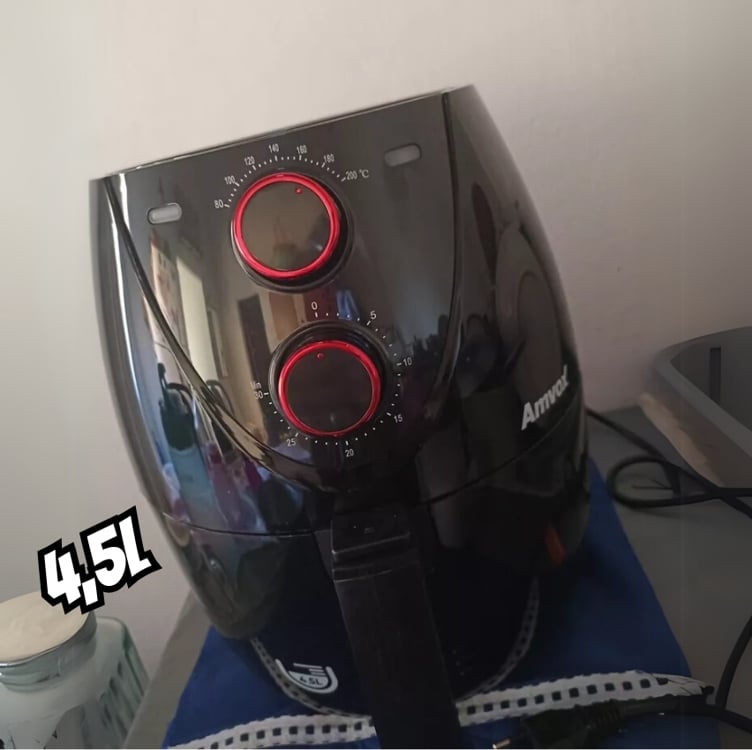 Fritadeira Elétrica Air Fryer Amvox ARF1205 4,5L Preta - 127V Fritadeira Elétrica Air Fryer Amvox ARF1205 4,5L Preta - 127V