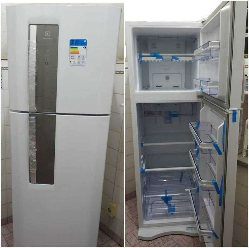 Geladeira Electrolux Top Freezer 382L Branco (TF42) Geladeira Electrolux Top Freezer 382L Branco (TF42)