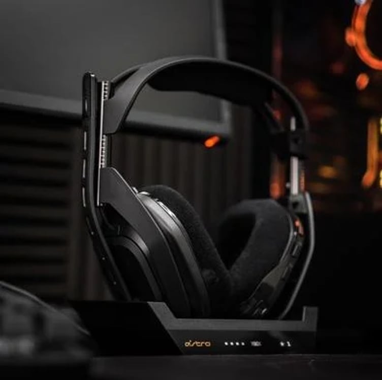 Headset Gamer Sem Fio Astro A50 + Base Station Gen 4 com Áudio Dolby Atmos para Xbox Series, Xbox One, PC, Mac - Preto - 939-001681 Headset Gamer Sem Fio Astro A50 + Base Station Gen 4 com Áudio Dolby Atmos para Xbox Series, Xbox One, PC, Mac - Preto - 939-001681