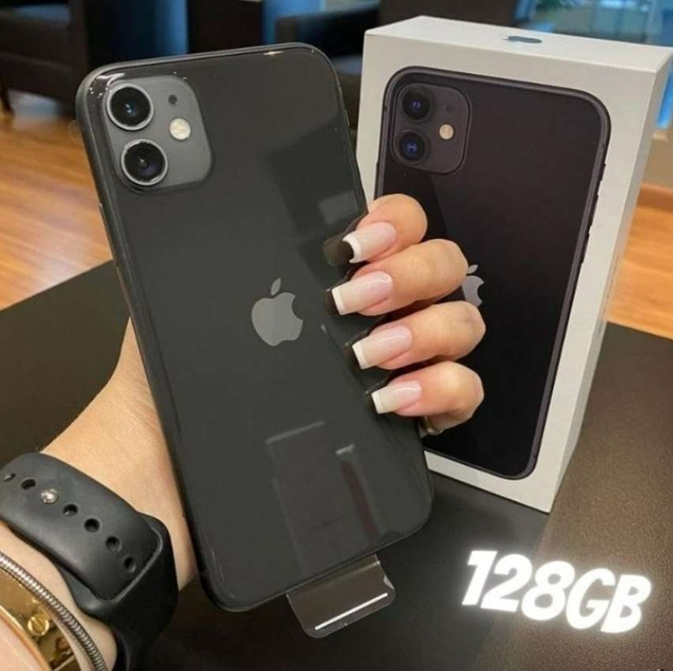 iPhone 11 Apple 128GB Preto 6,1” 12MP iOS iPhone 11 Apple 128GB Preto 6,1” 12MP iOS