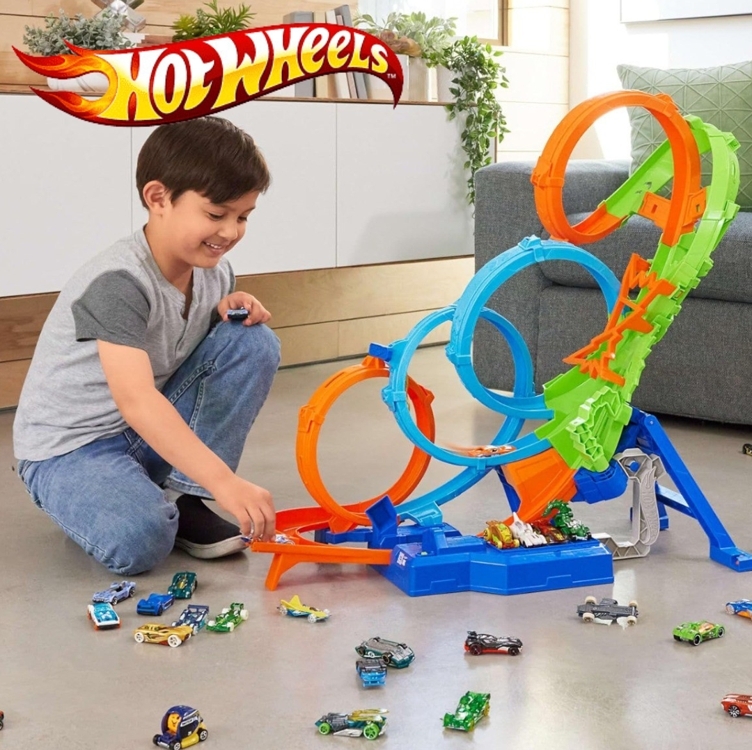 Hot Wheels Action, Pista de Brinquedo com 4 Voltas, Colisões Desafiadoras e 1 Carrinho de Escala 1:64, Para crianças a partir de 5 anos Hot Wheels Action, Pista de Brinquedo com 4 Voltas, Colisões Desafiadoras e 1 Carrinho de Escala 1:64, Para crianças a partir de 5 anos
