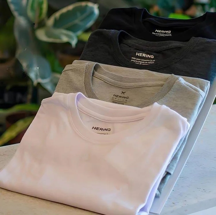 Kit Camiseta Hering Slim Masculina 5 Peças - Branco+preto Kit Camiseta Hering Slim Masculina 5 Peças - Branco+preto