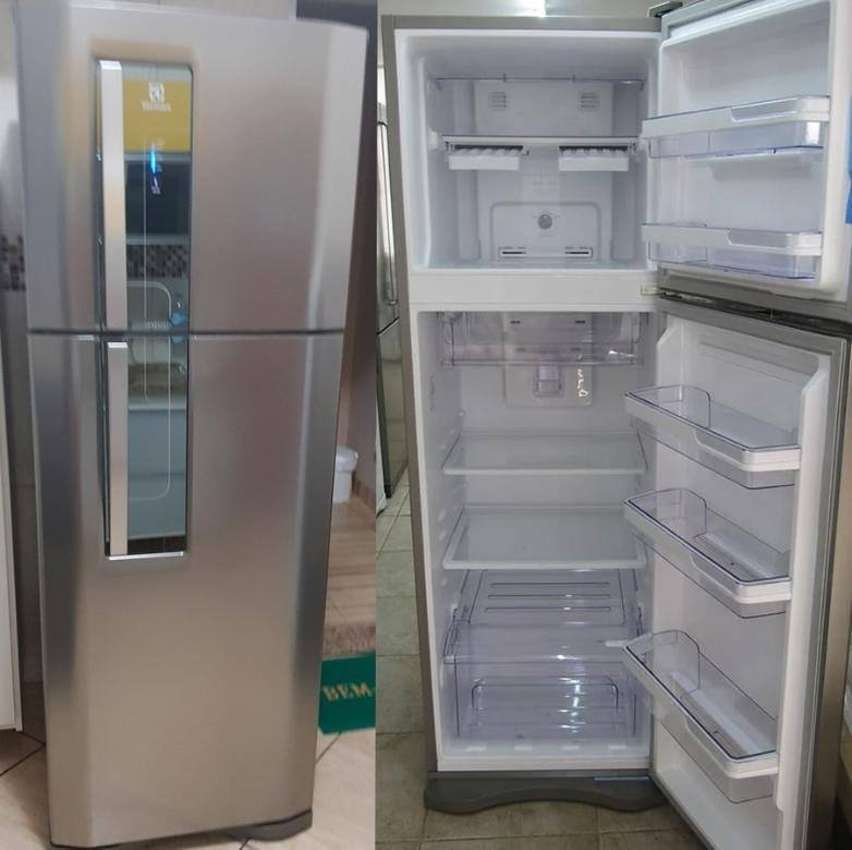 Geladeira/Refrigerador Top Freezer cor Inox 382L Electrolux (TF42S) Geladeira/Refrigerador Top Freezer cor Inox 382L Electrolux (TF42S)